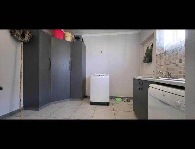 3 BEDROOM HOUSE FOR SALE IN BOGGOMSBAAI